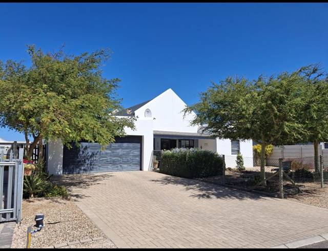 3 BEDROOM HOUSE FOR SALE IN BRITANNIA BAY